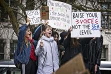 Photo of youth climate protestors