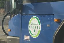 TriMet bus with Renewable Diesel decal