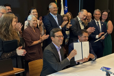 Gov. Ferguson signs agreement linking WA, CA and QC carbon markets