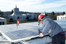 Solar installation near Oregon capitol